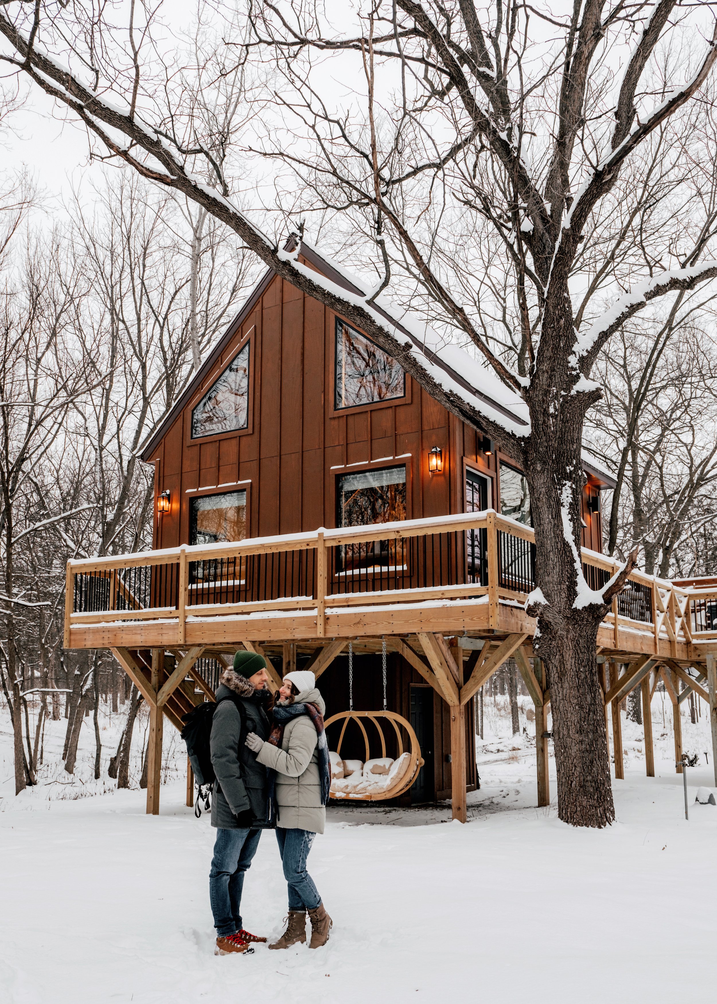 Winter Treehouse with couple